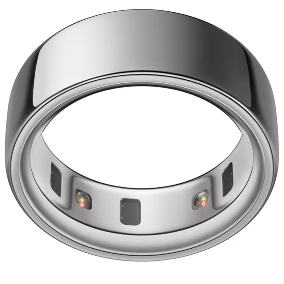 Oura Ring 4 in Elegant Silver - Picture 7 of 8